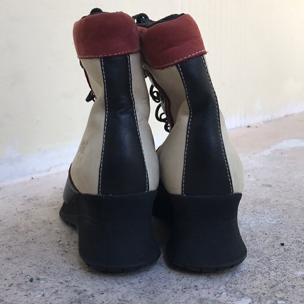 Timberland Boots - Picture 3 of 8
